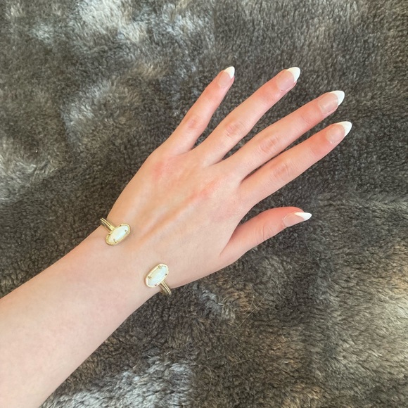 TODAY ONLY!!! Kendra Scott Elton Gold Cuff bracelet - Picture 9 of 11